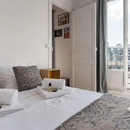 Parisian In Montmarte By Guestready * פריז