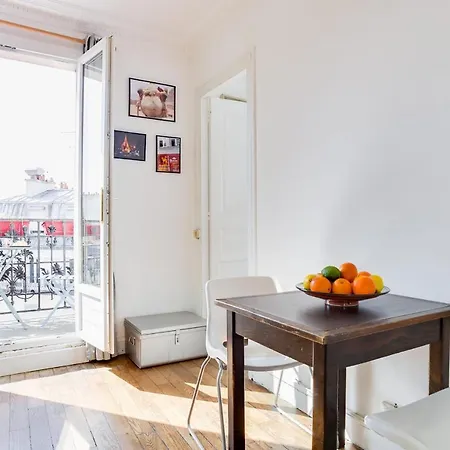 Parisian In Montmarte By Guestready דירה *